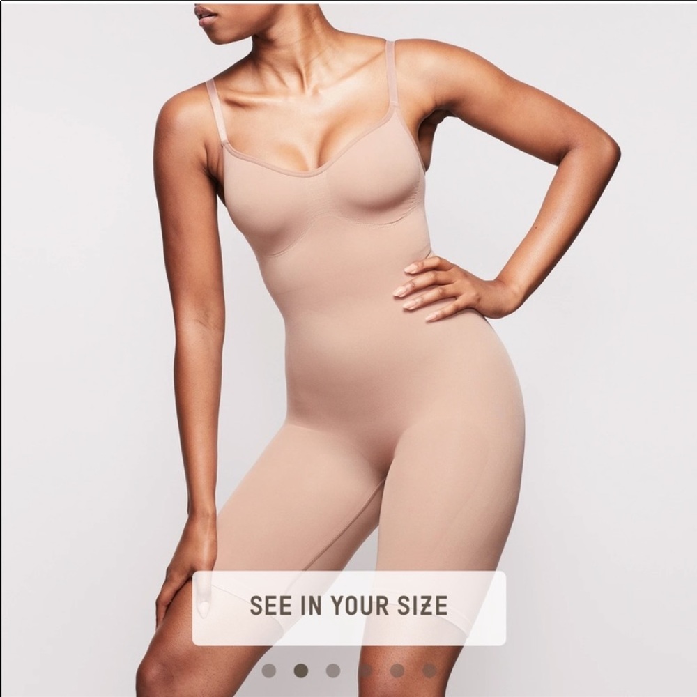 SKIMS Sculpting Bodysuit S/M